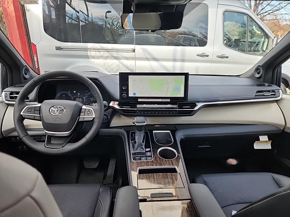 2025 Toyota Sienna Platinum AWD