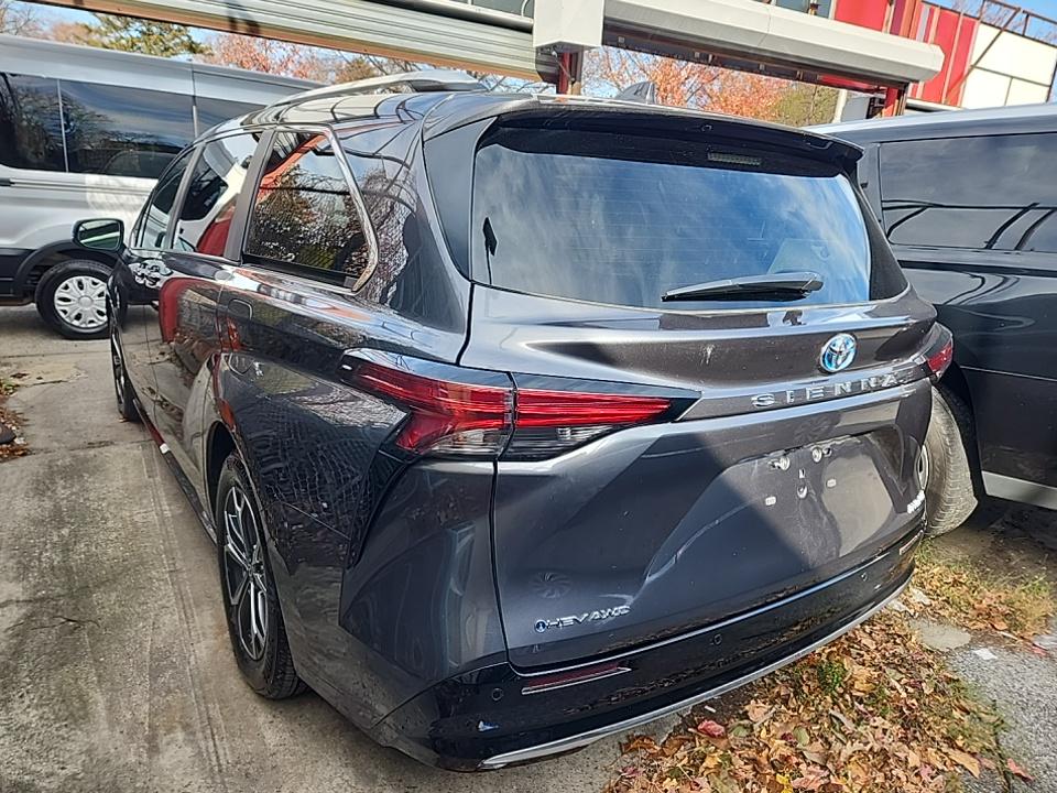 2025 Toyota Sienna Platinum AWD