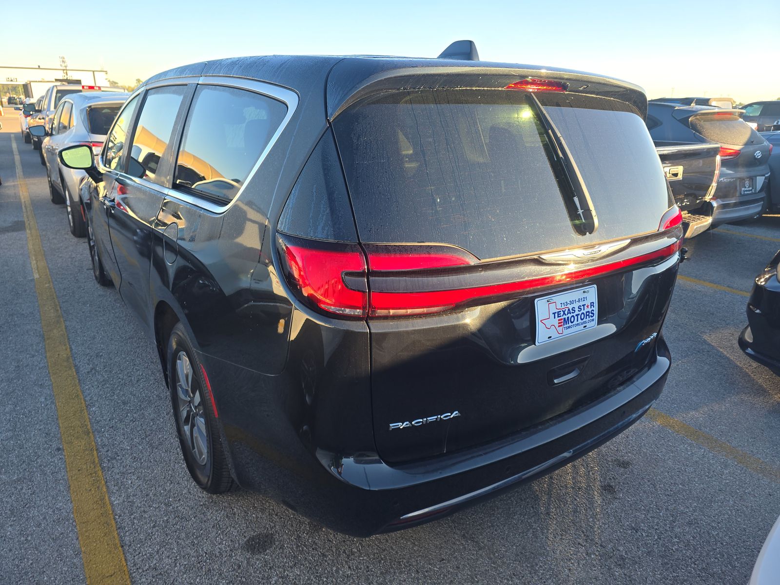 2024 Chrysler Pacifica Hybrid Select FWD