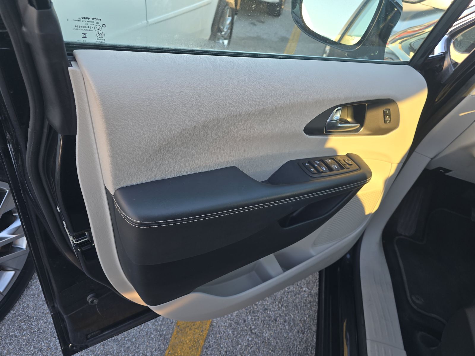 2024 Chrysler Pacifica Hybrid Select FWD