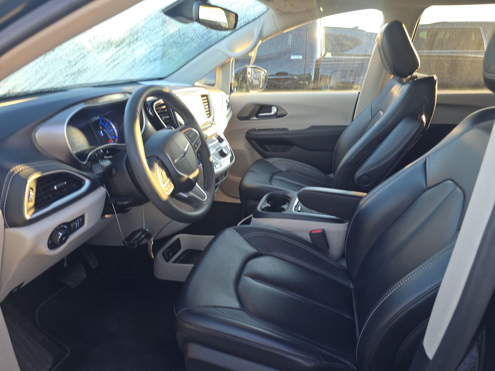 2024 Chrysler Pacifica Hybrid Select FWD