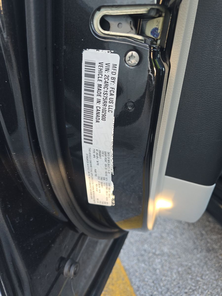 2024 Chrysler Pacifica Hybrid Select FWD