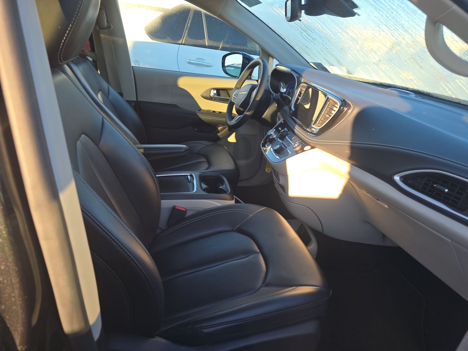 2024 Chrysler Pacifica Hybrid Select FWD