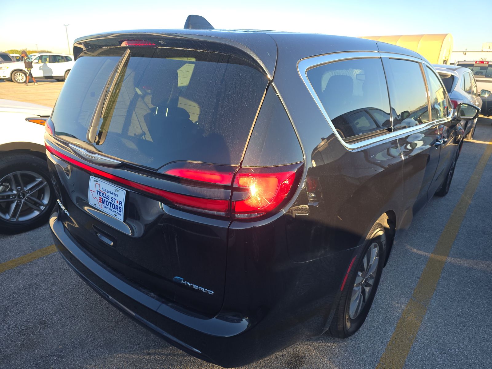 2024 Chrysler Pacifica Hybrid Select FWD
