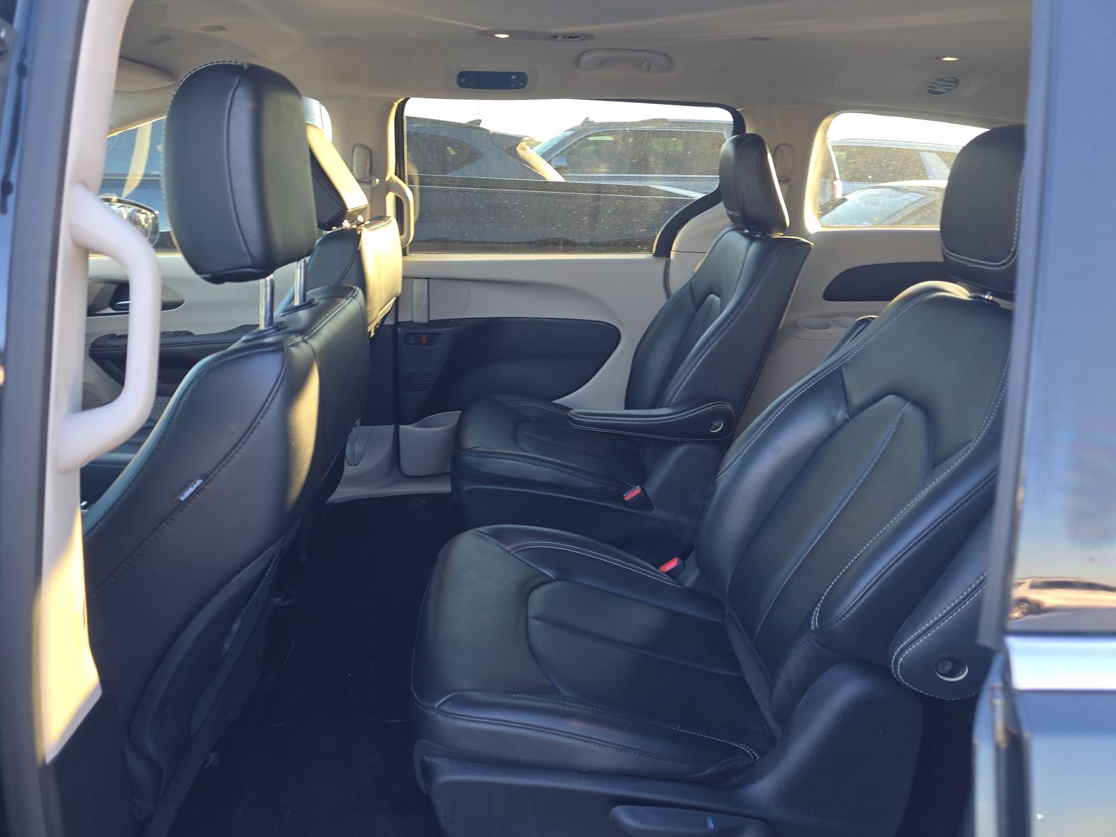 2024 Chrysler Pacifica Hybrid Select FWD