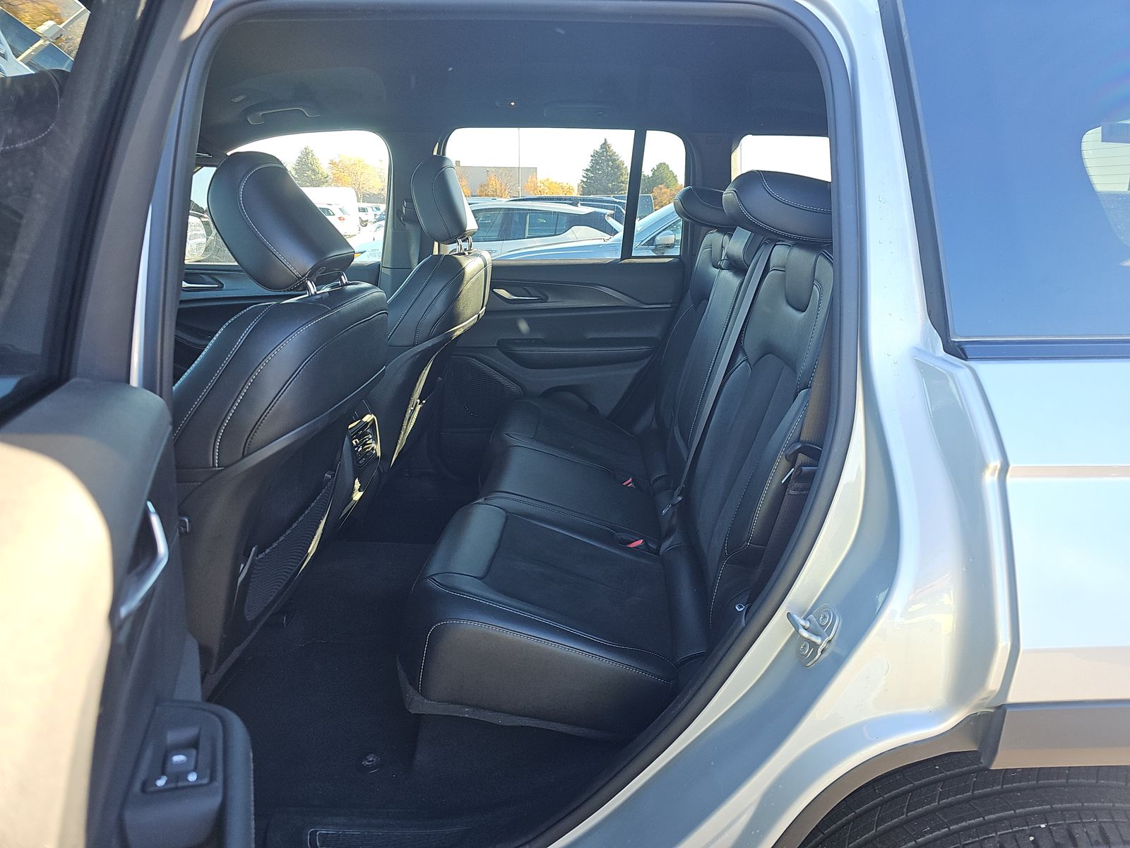 2024 Jeep Grand Cherokee Altitude AWD