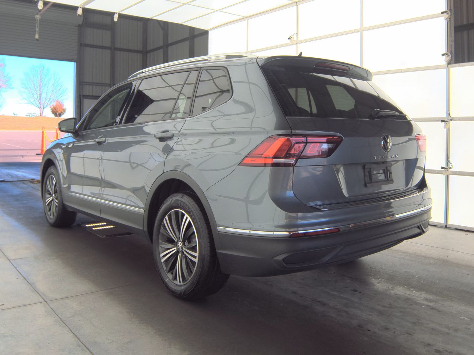 2024 Volkswagen Tiguan 2.0T SE FWD