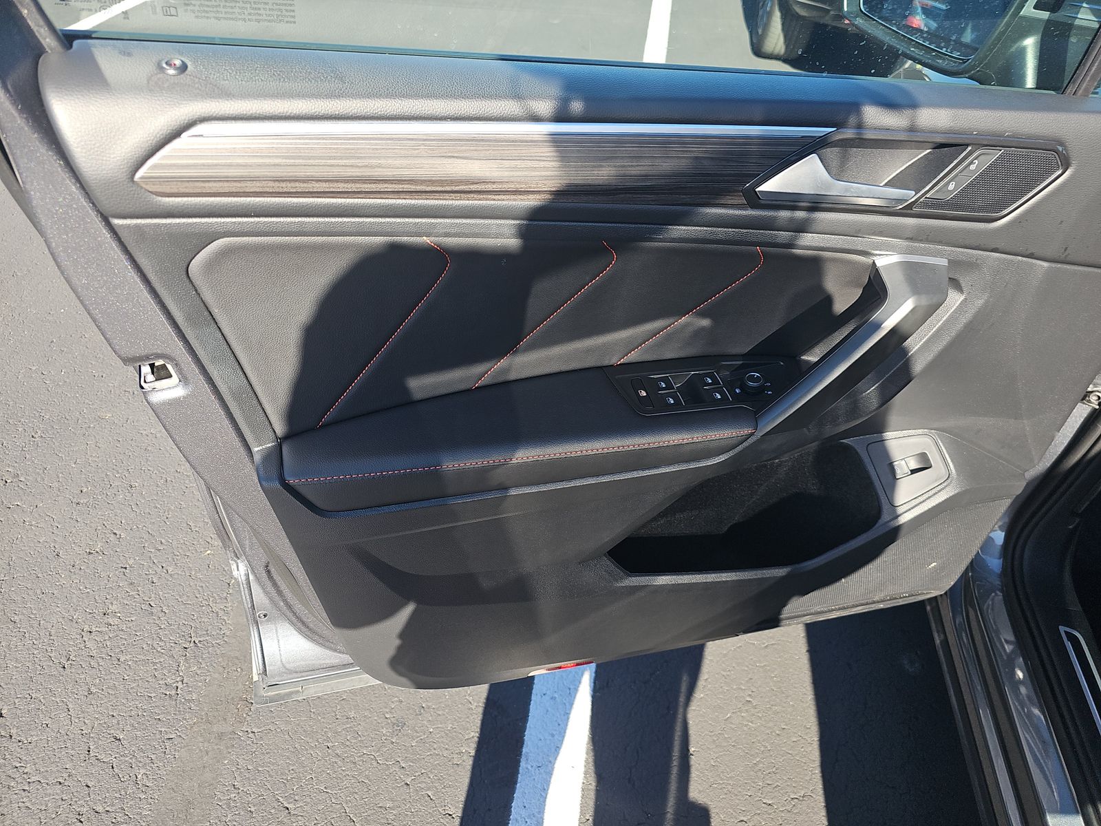 2024 Volkswagen Tiguan 2.0T SE FWD