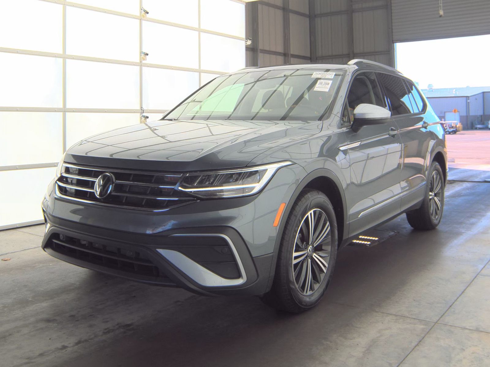 2024 Volkswagen Tiguan 2.0T SE FWD