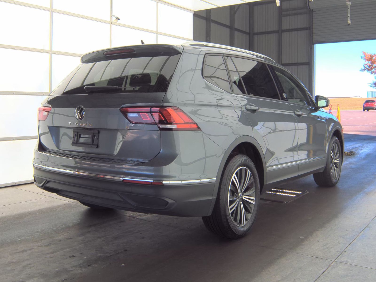 2024 Volkswagen Tiguan 2.0T SE FWD