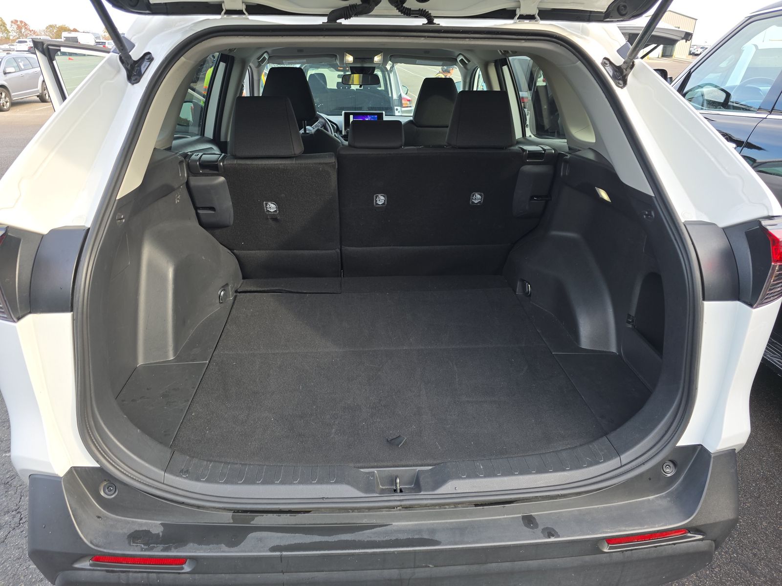 2025 Toyota RAV4 LE FWD