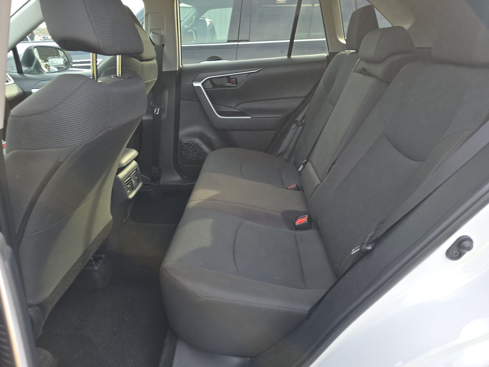 2025 Toyota RAV4 LE FWD