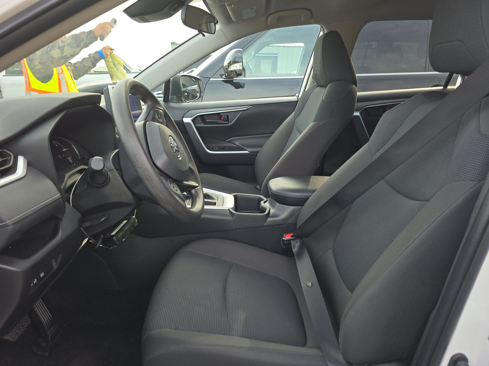 2025 Toyota RAV4 LE FWD