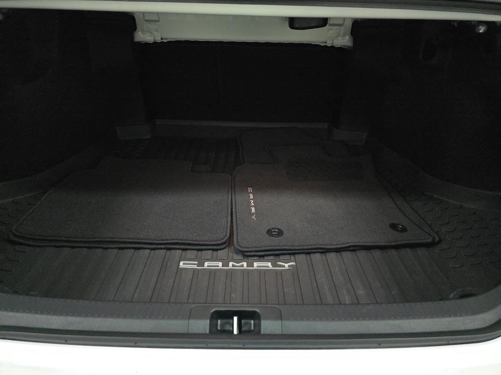 2025 Toyota Camry SE FWD