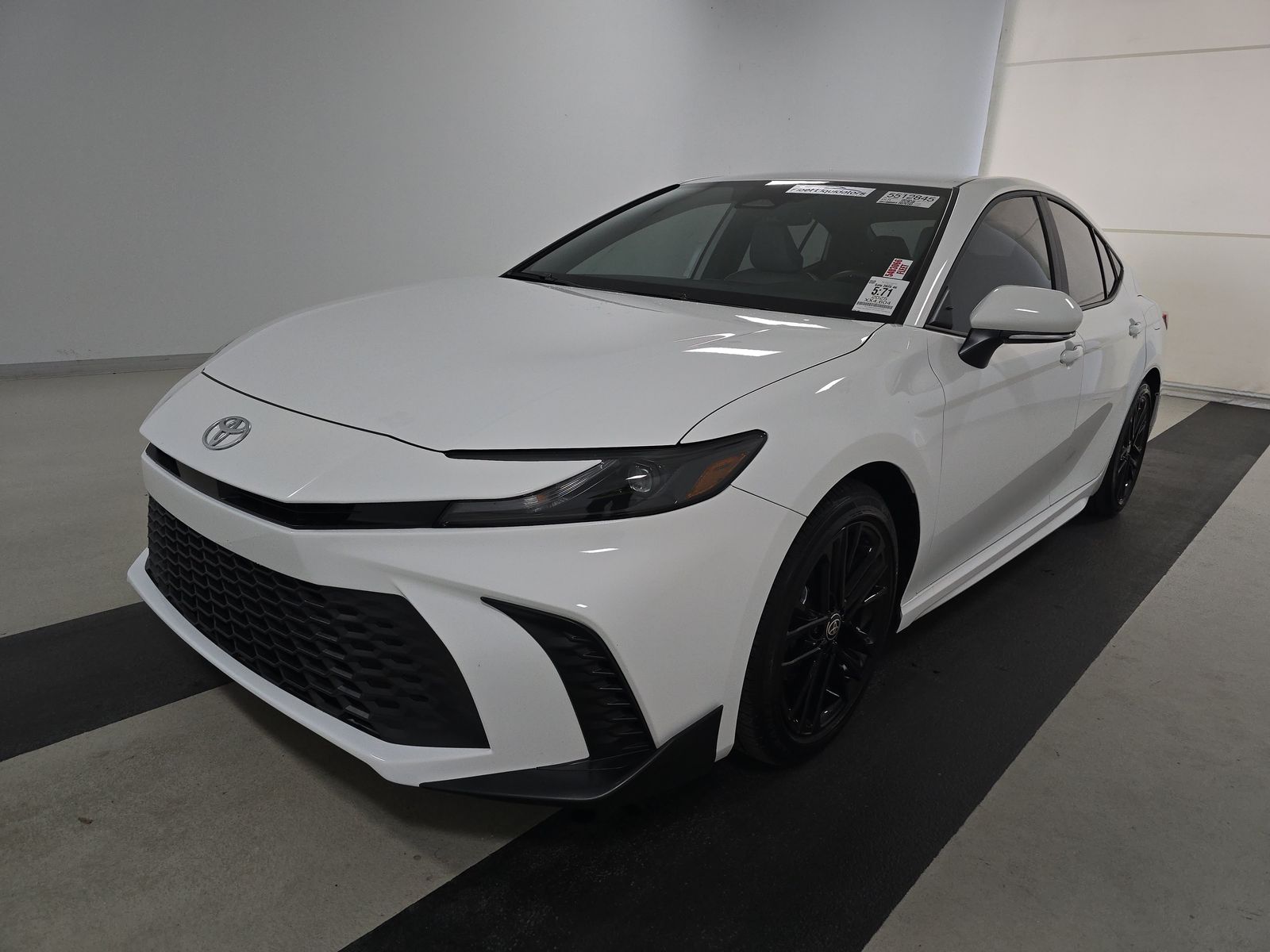 2025 Toyota Camry SE FWD