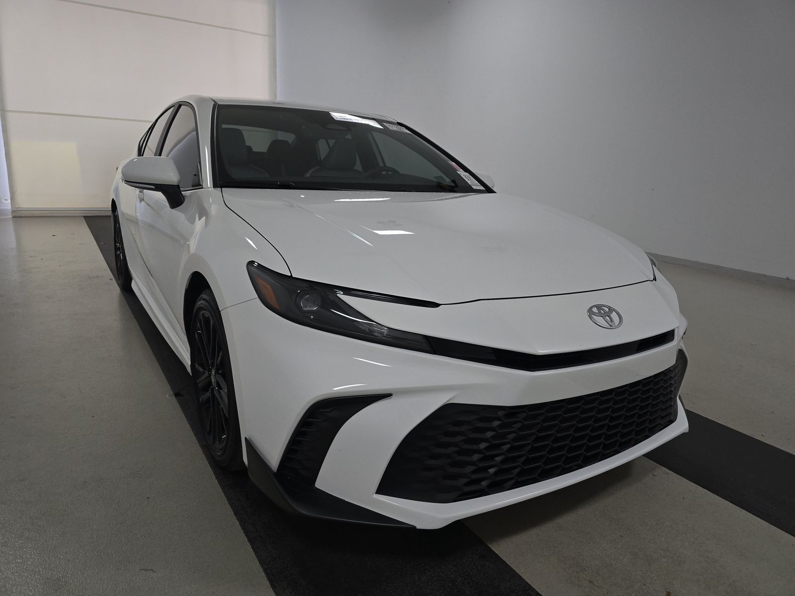 2025 Toyota Camry SE FWD