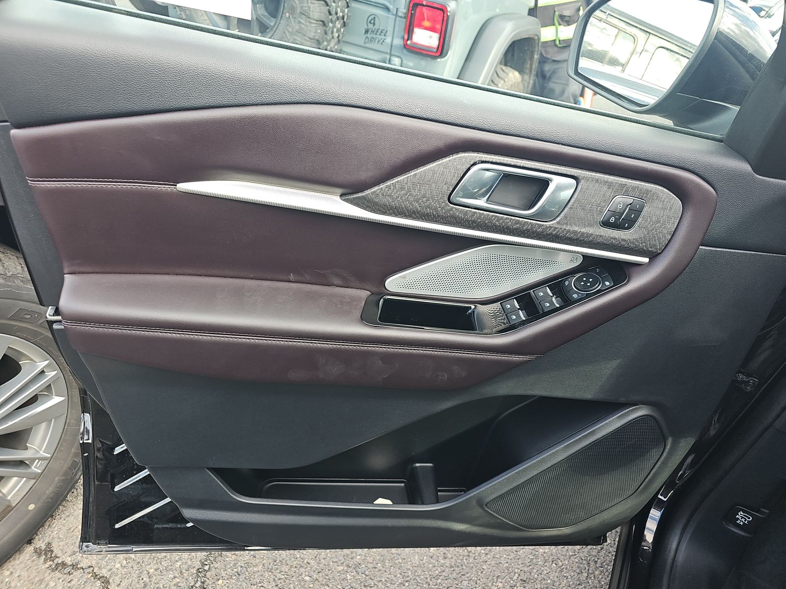 2025 Ford Explorer Platinum FWD