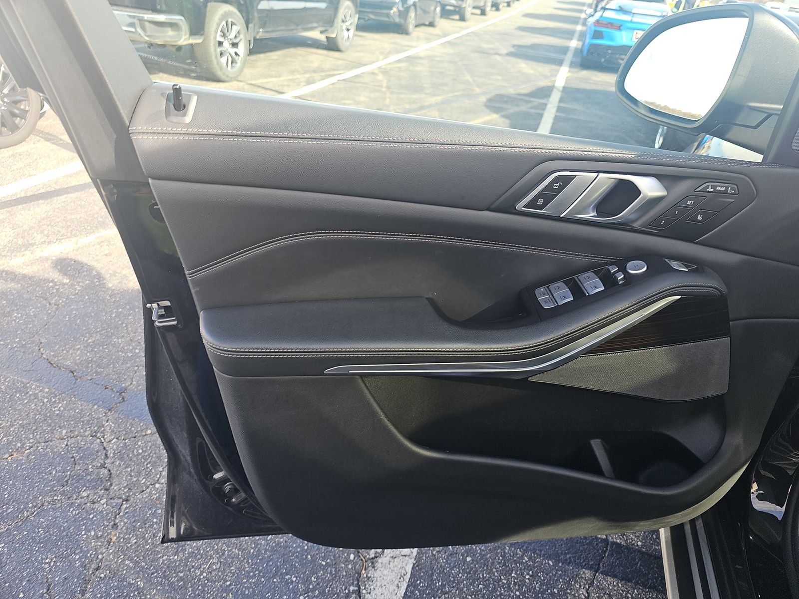 2025 BMW X7 xDrive40i AWD