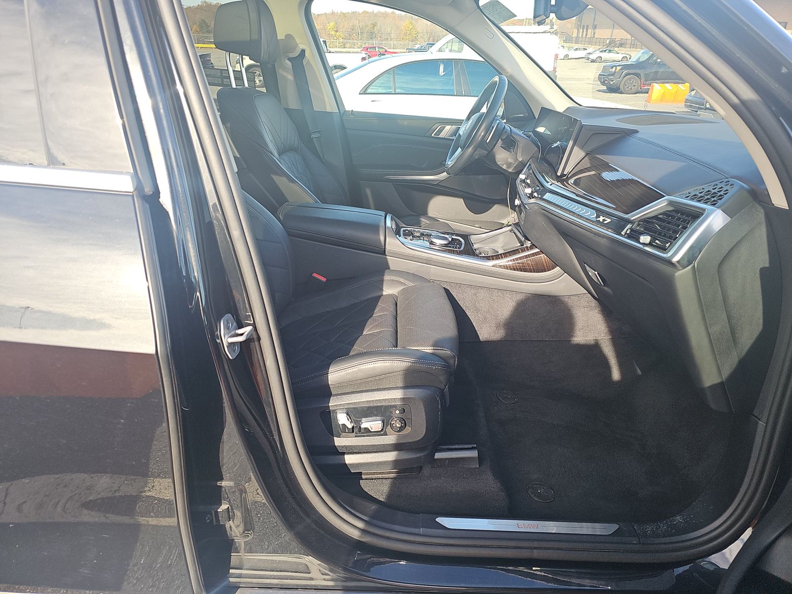 2025 BMW X7 xDrive40i AWD