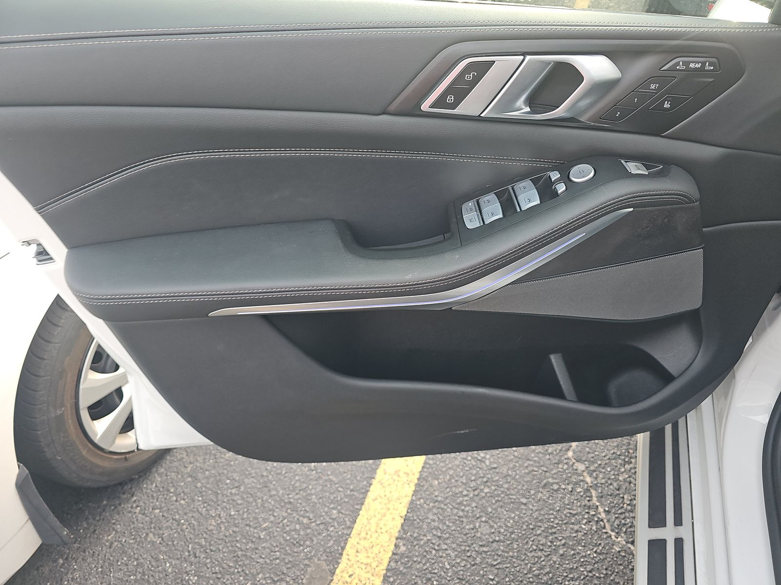 2025 BMW X7 xDrive40i AWD