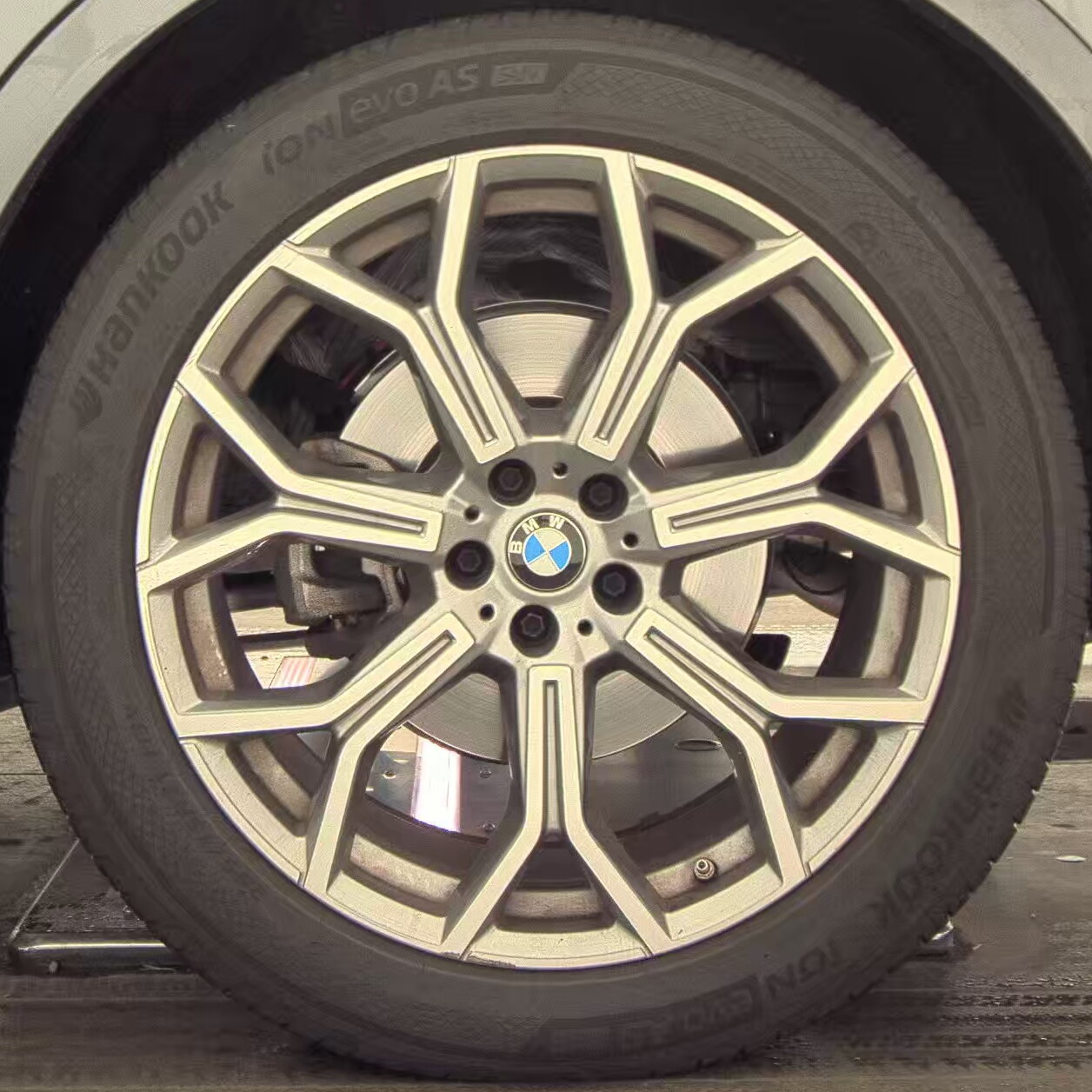 2025 BMW X7 xDrive40i AWD