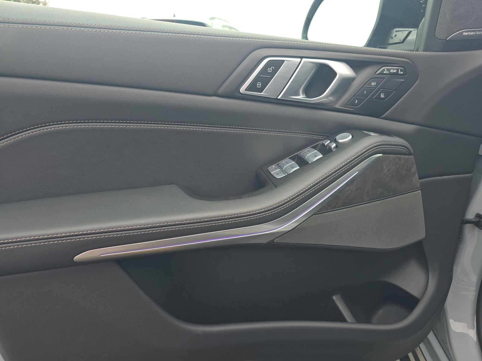 2025 BMW X7 xDrive40i AWD