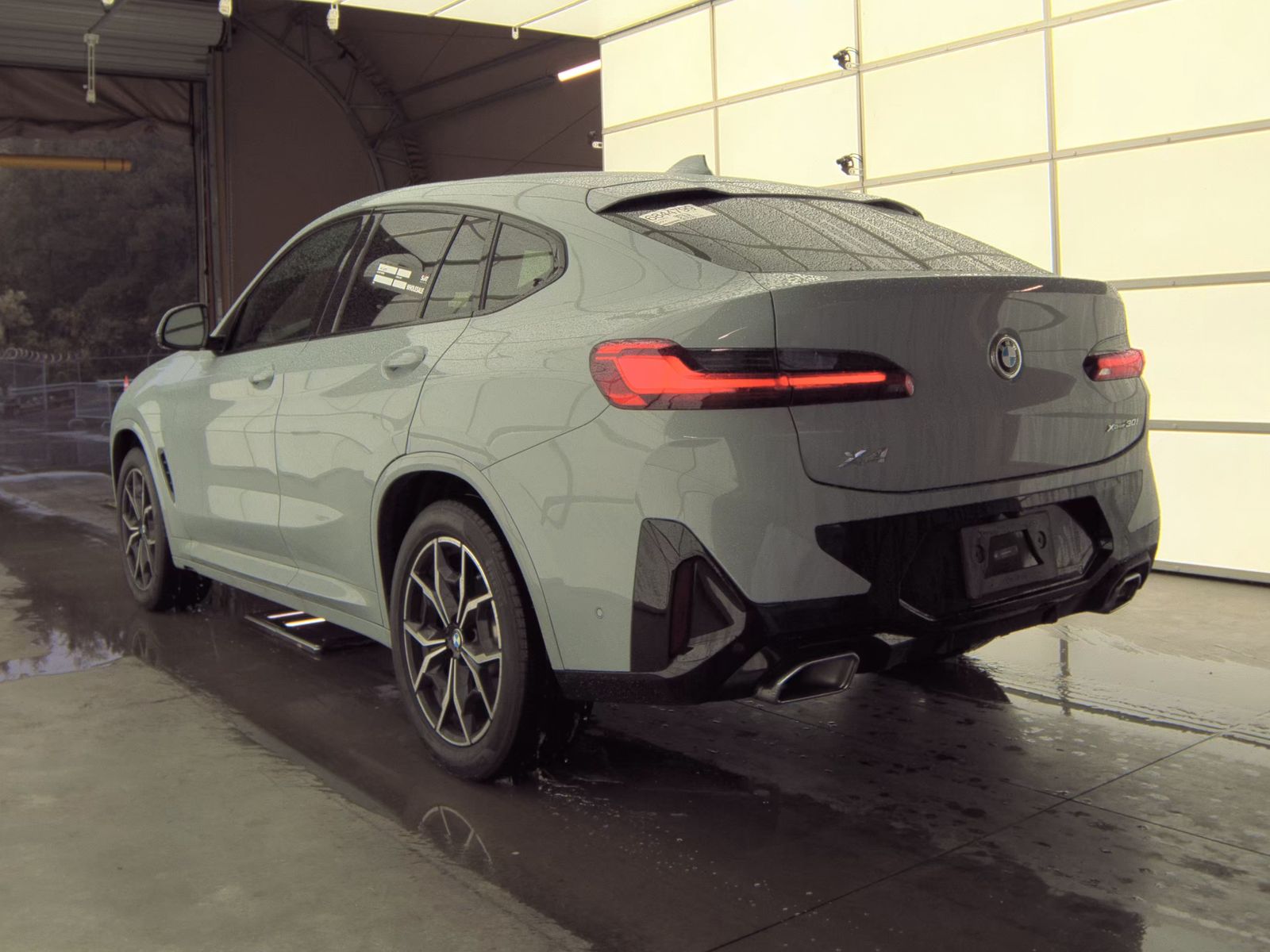 2025 BMW X4 xDrive30i AWD