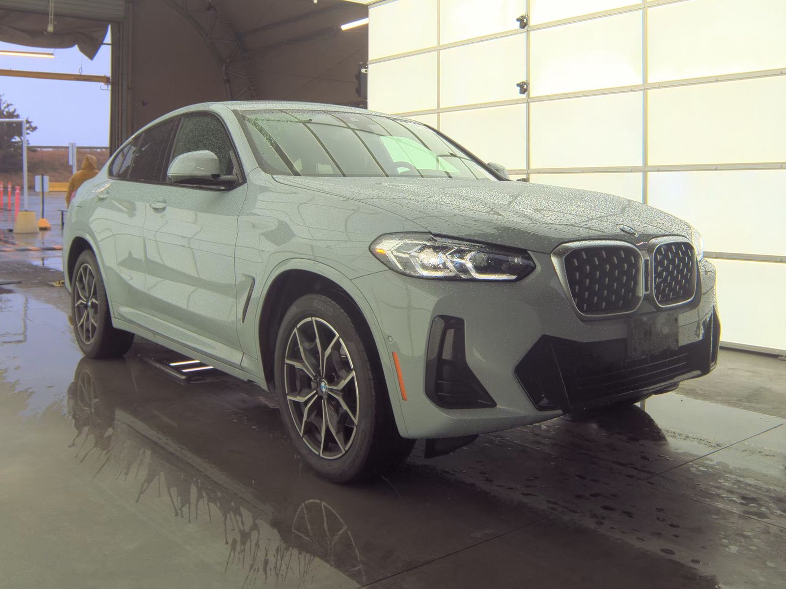 2025 BMW X4 xDrive30i AWD