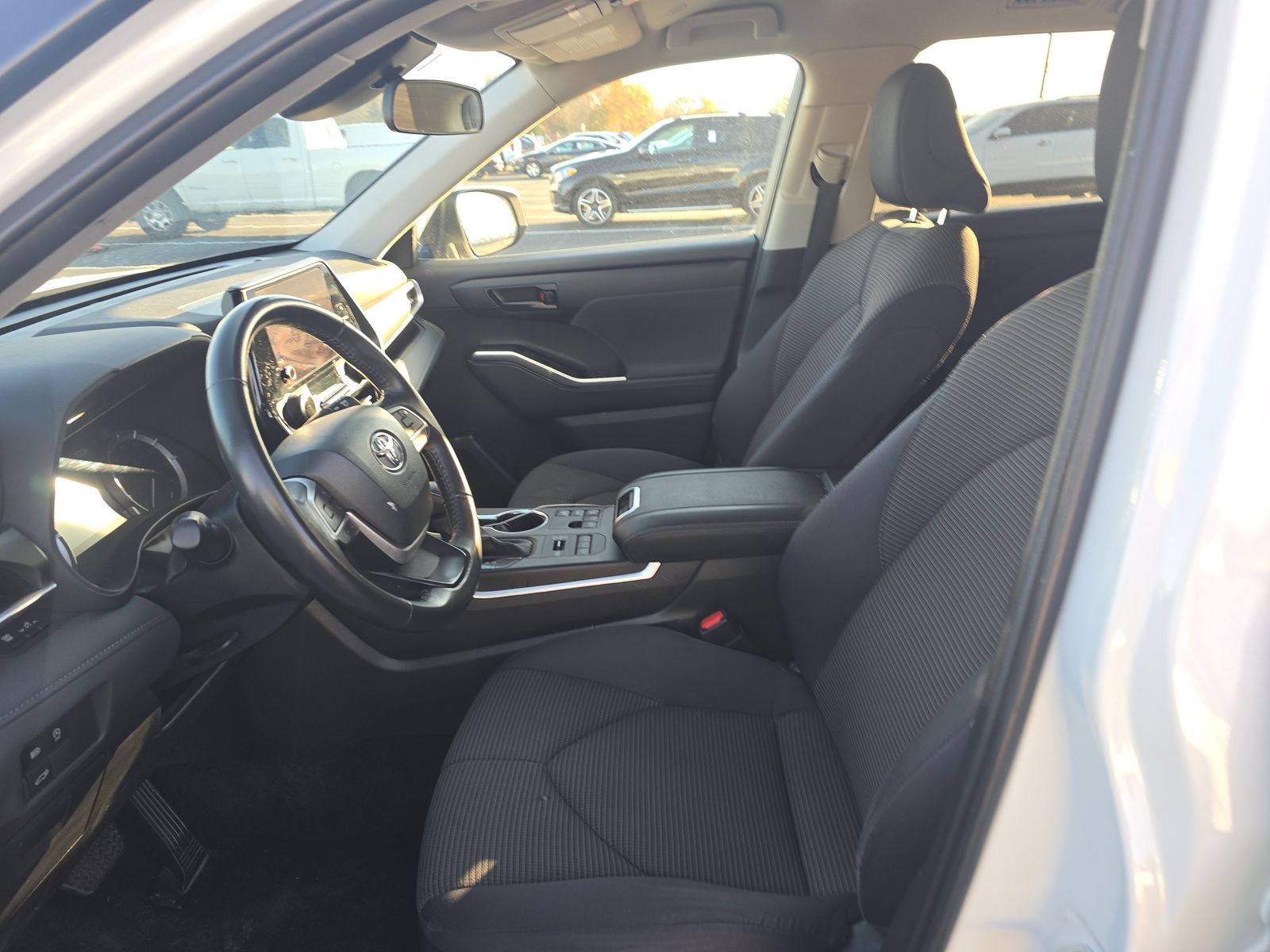 2024 Toyota Highlander LE AWD