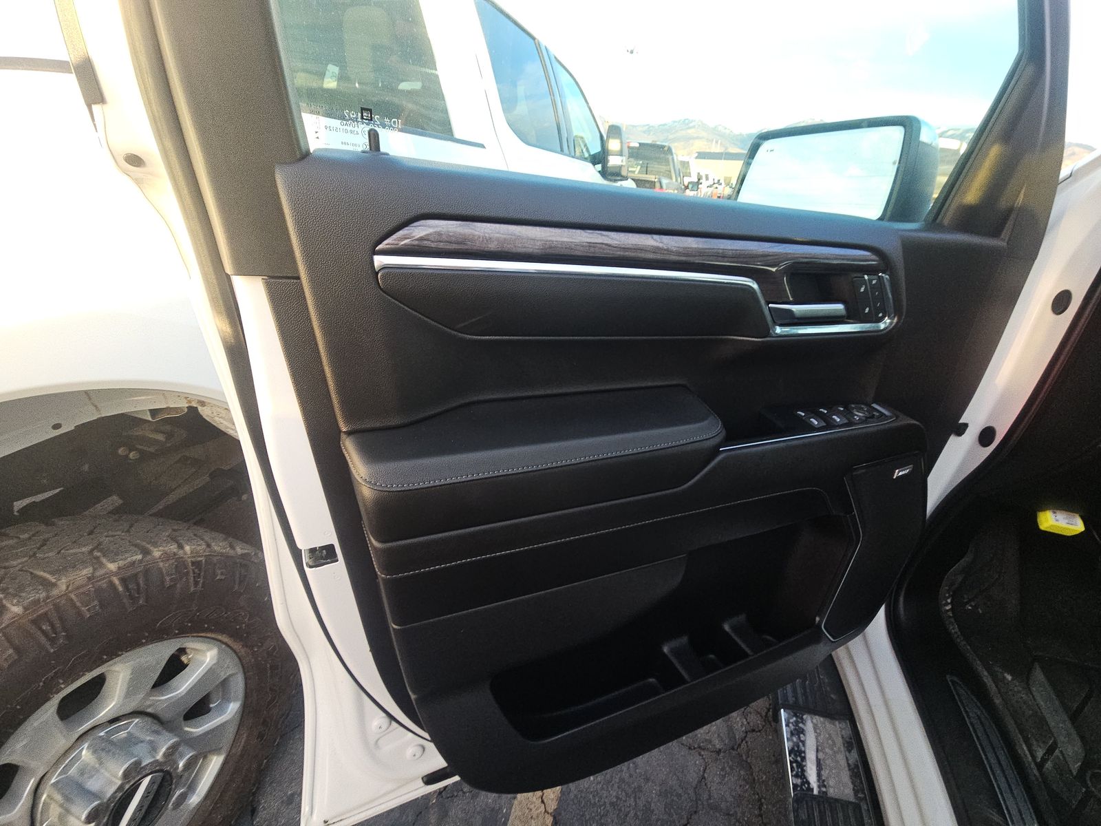 2024 Chevrolet Silverado 1500 LTZ AWD