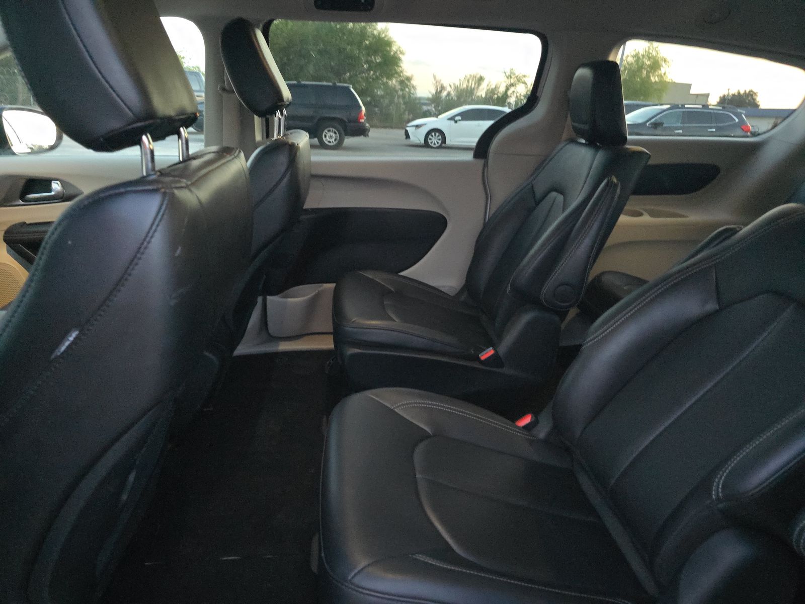 2024 Chrysler Pacifica Hybrid Select FWD