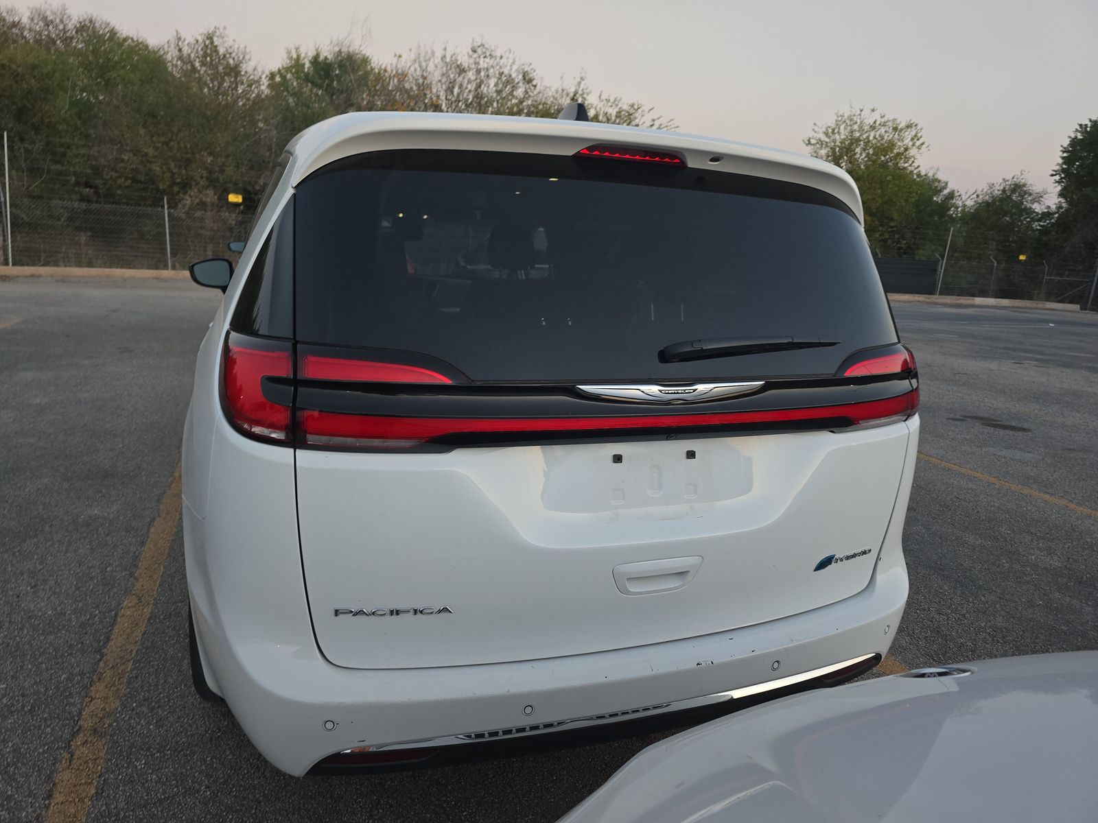 2024 Chrysler Pacifica Hybrid Select FWD