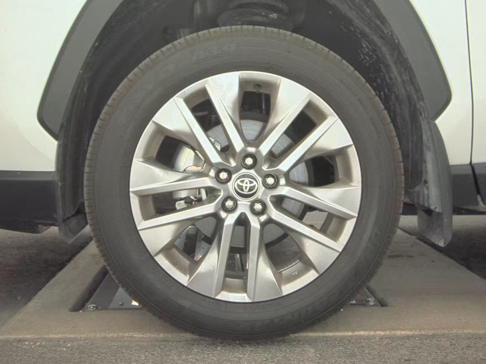 2025 Toyota RAV4 XLE Premium FWD