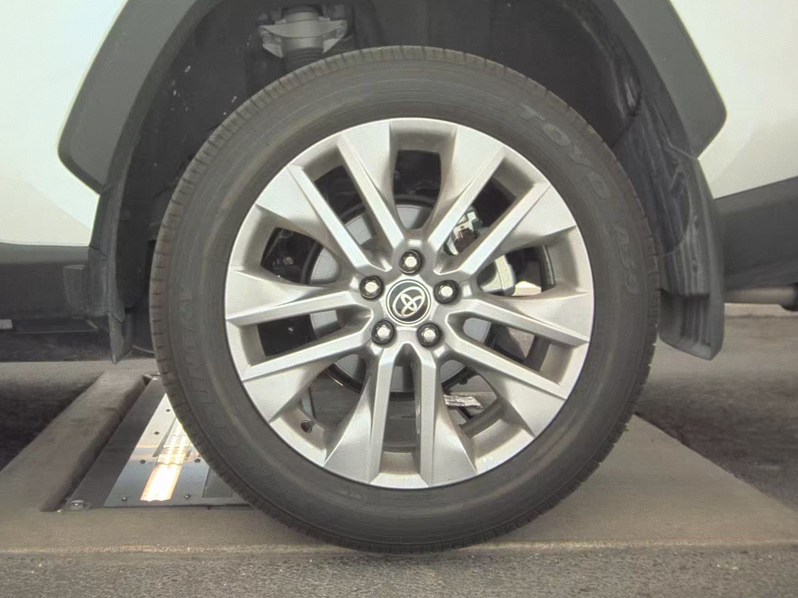 2025 Toyota RAV4 XLE Premium FWD