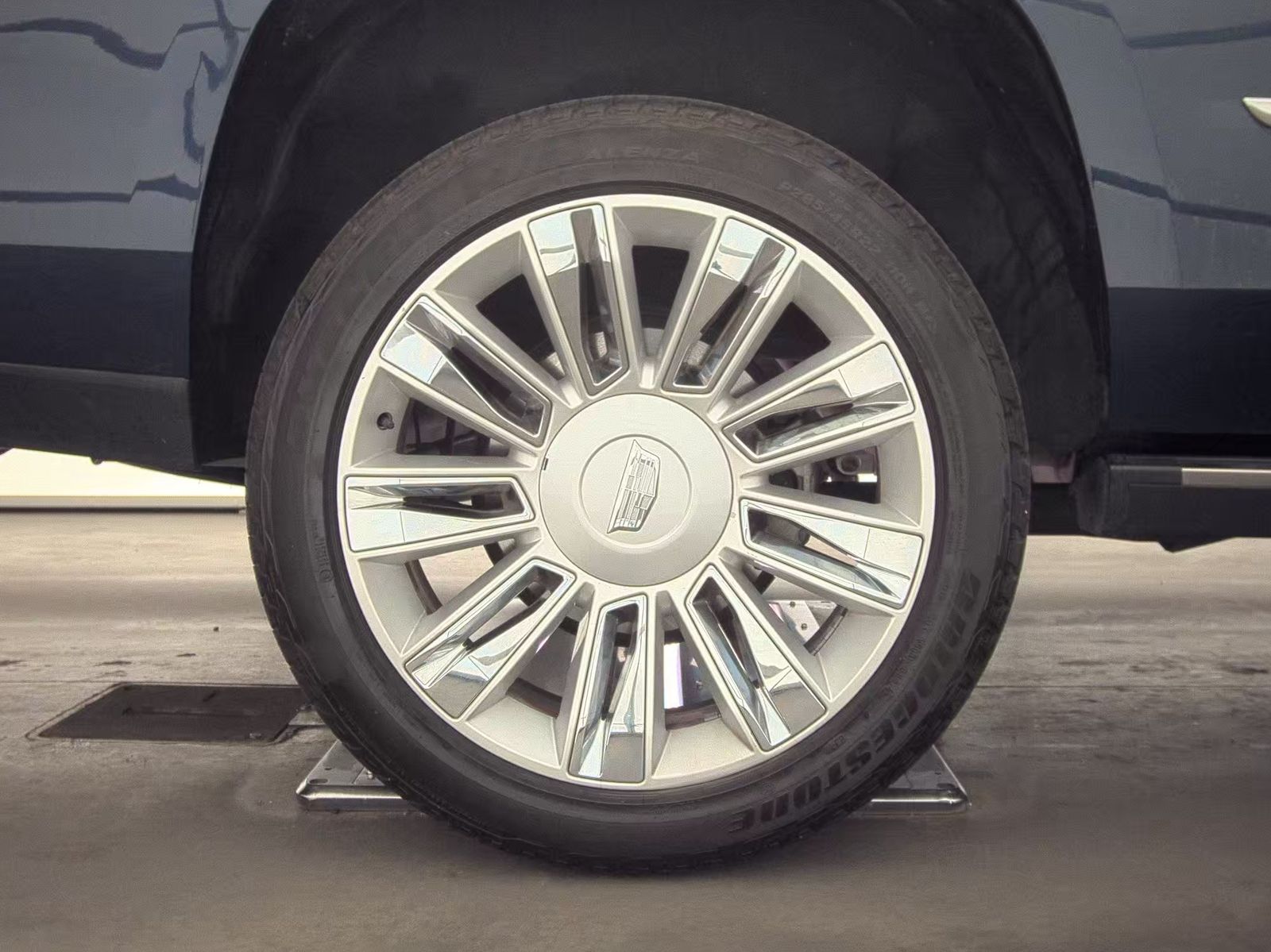 2017 Cadillac Escalade Platinum RWD