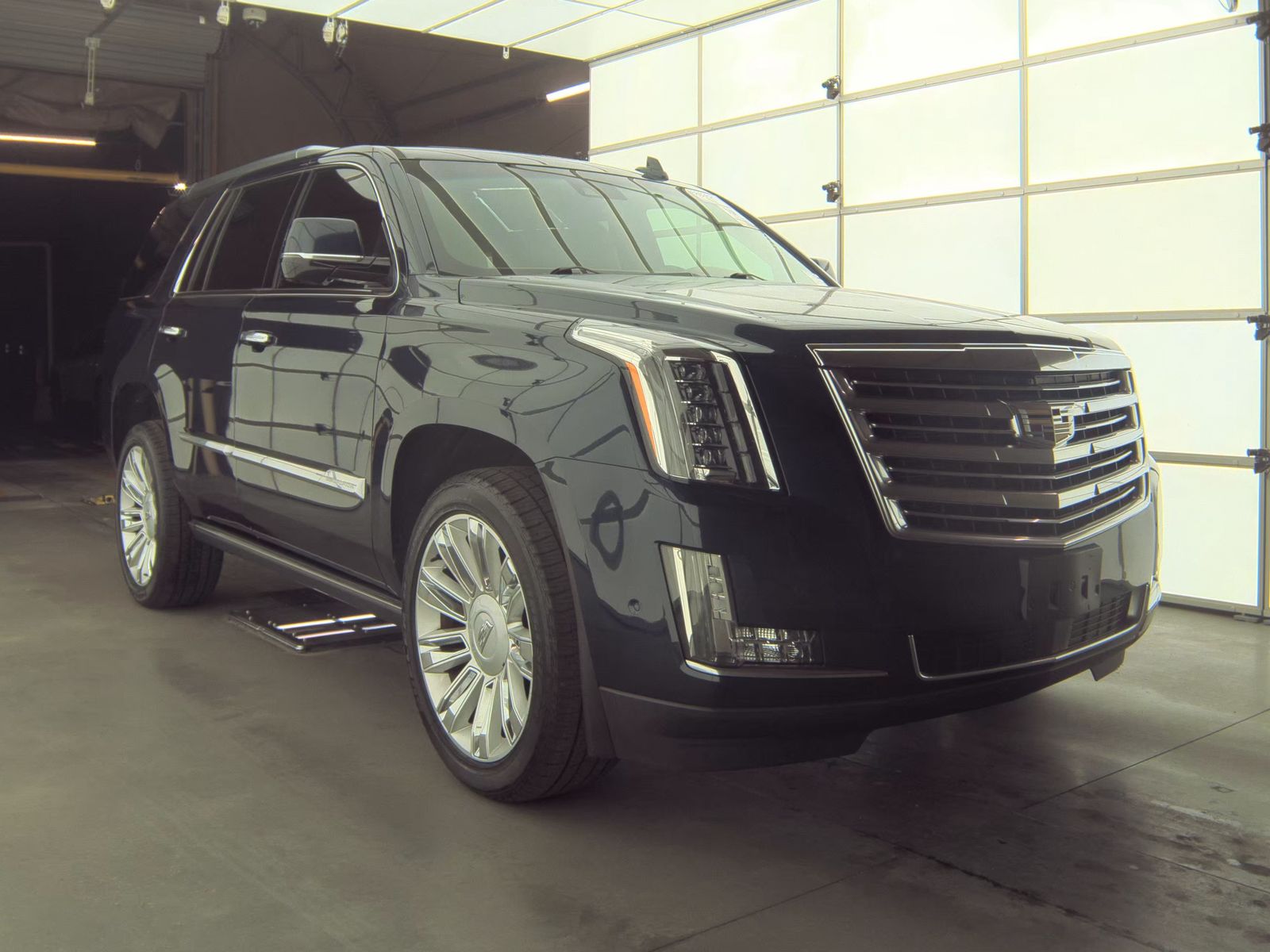 2017 Cadillac Escalade Platinum RWD