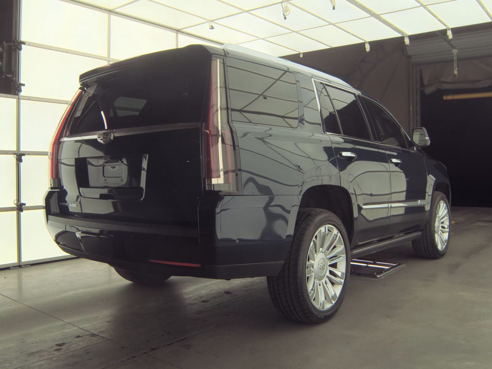 2017 Cadillac Escalade Platinum RWD