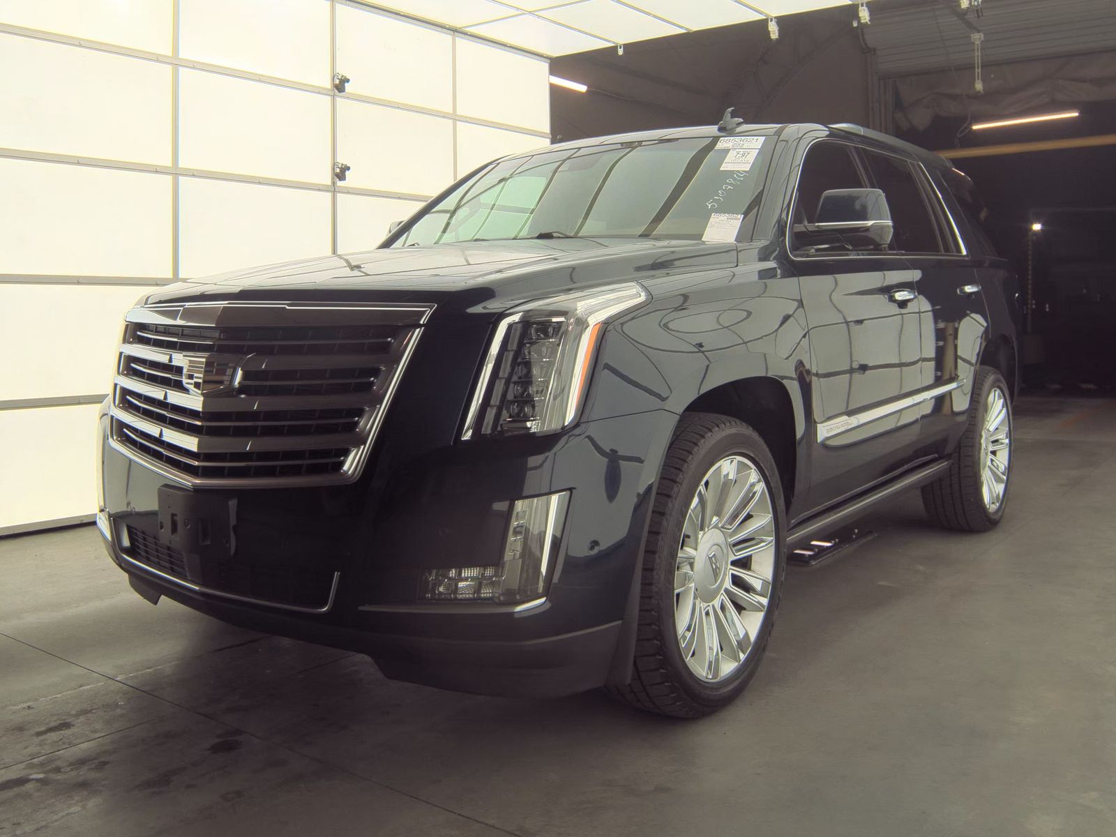 2017 Cadillac Escalade Platinum RWD