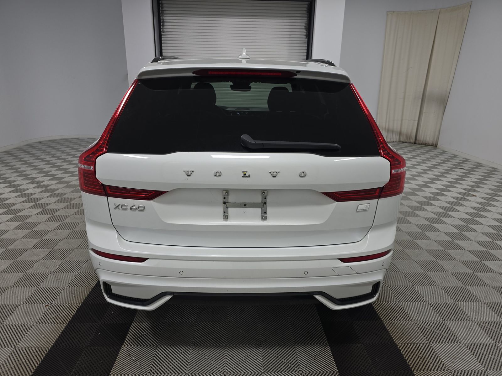 2022 Volvo XC60 Recharge T8 R-Design AWD