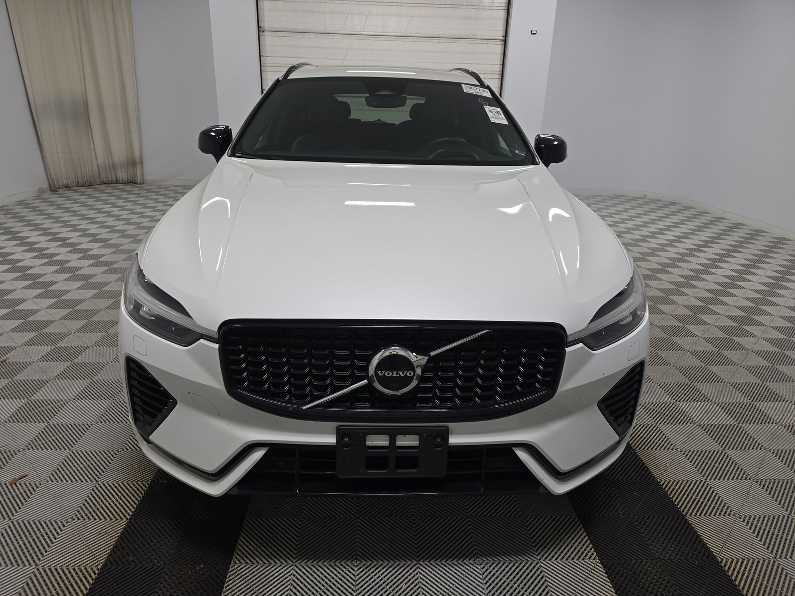 2022 Volvo XC60 Recharge T8 R-Design AWD