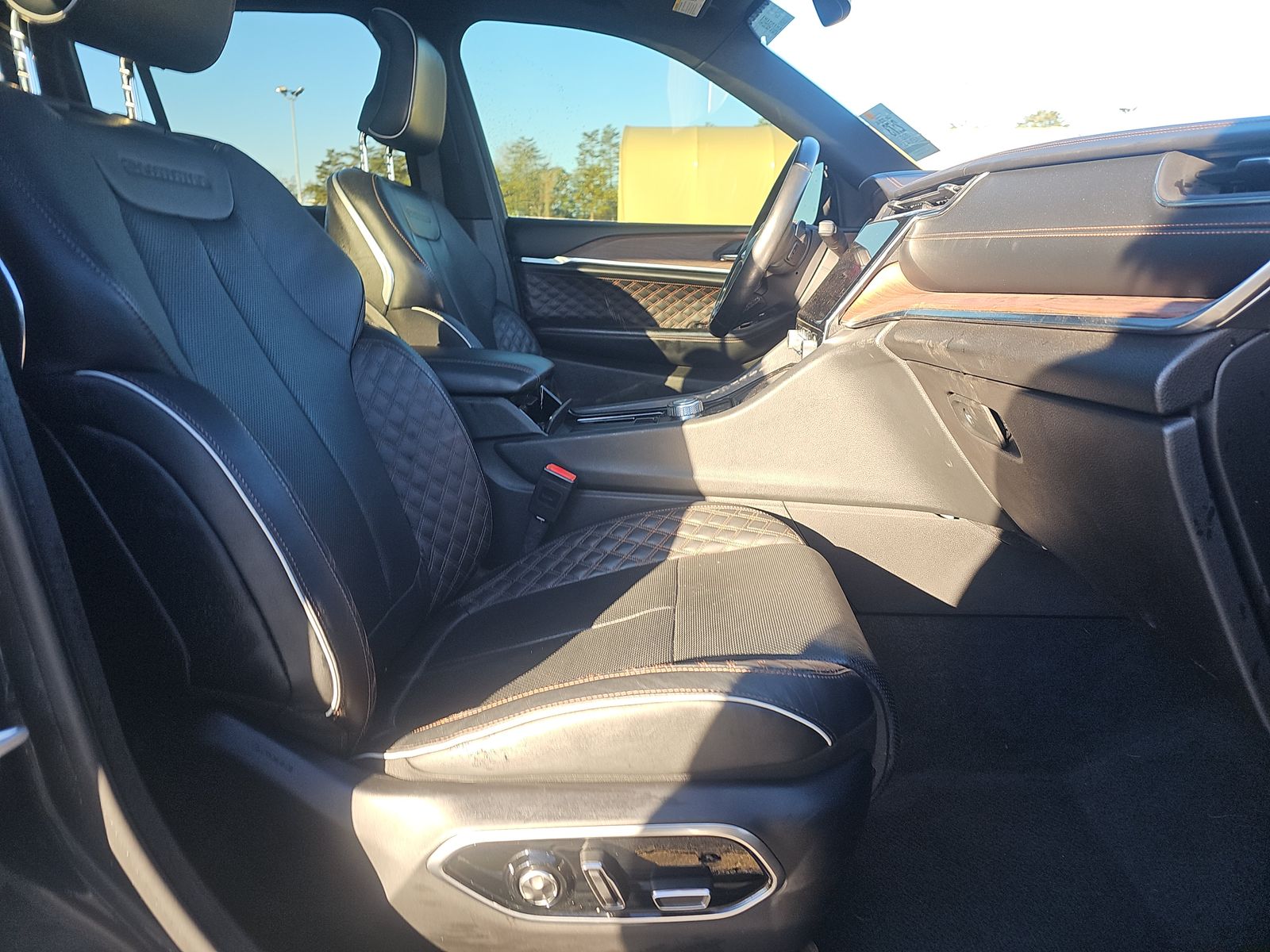 2022 Jeep Grand Cherokee Summit AWD