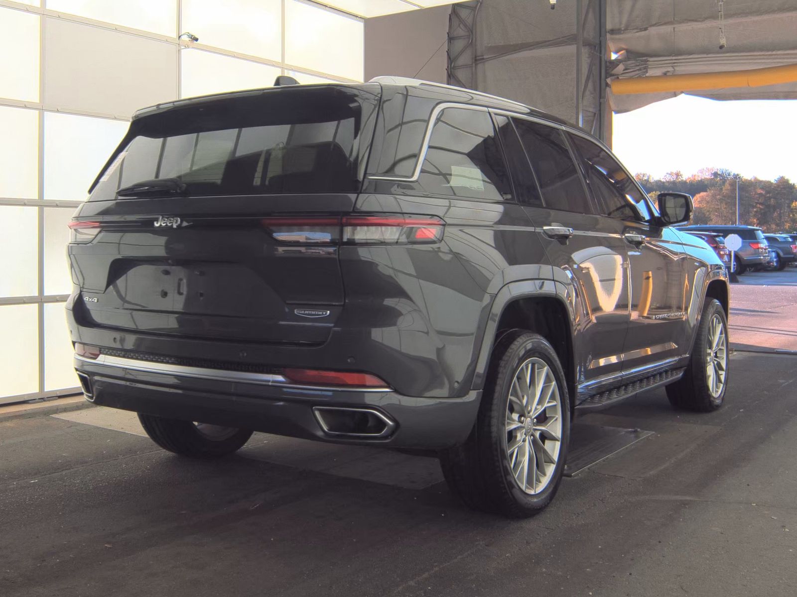 2022 Jeep Grand Cherokee Summit AWD