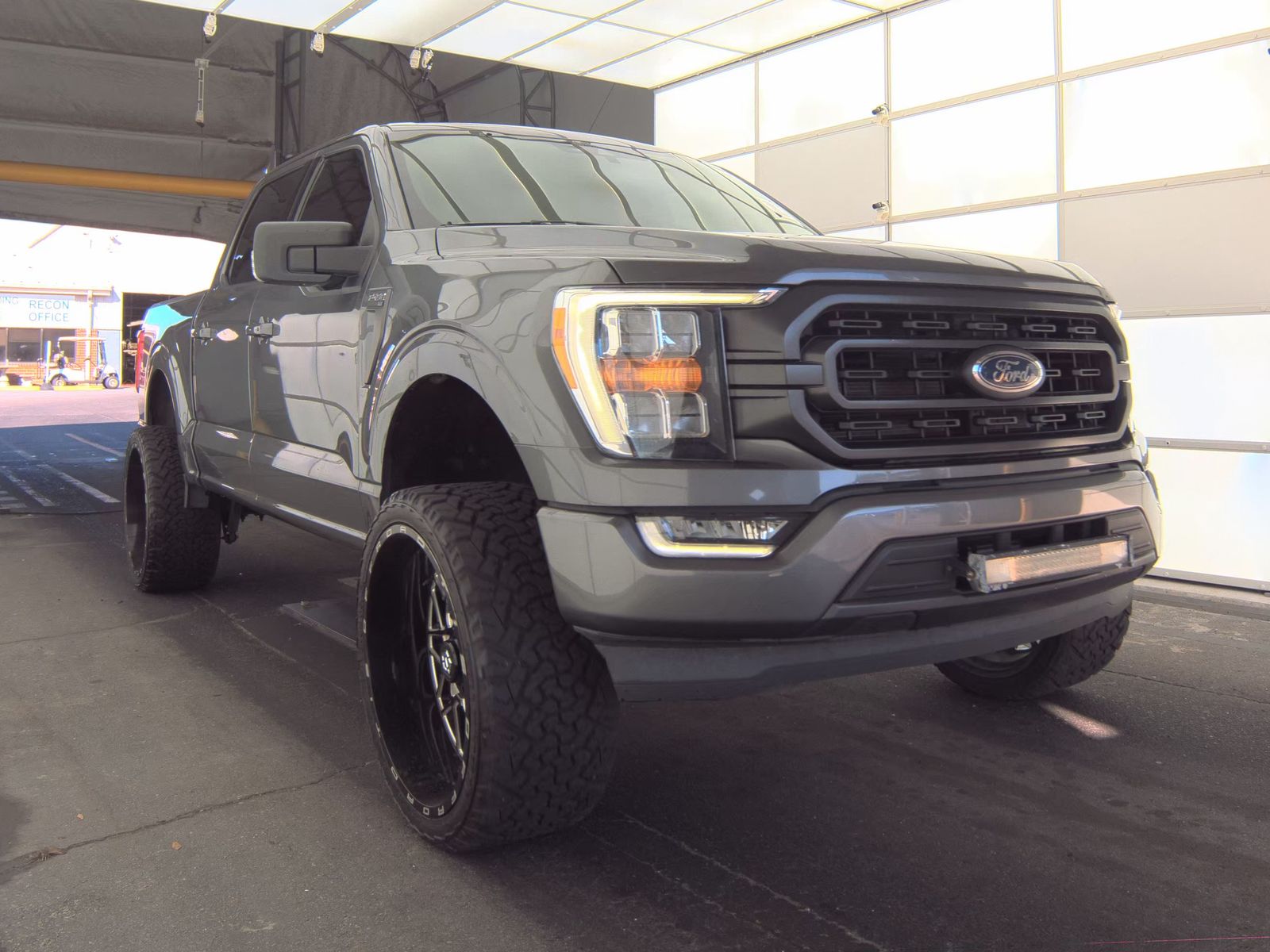 2022 Ford F-150 XLT RWD