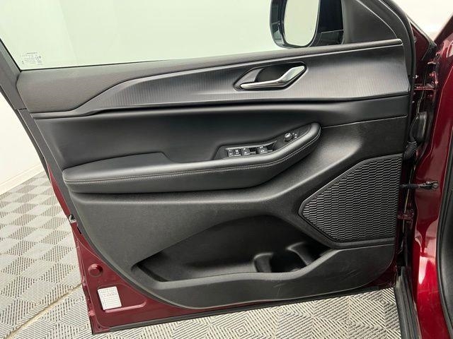 2024 Jeep Grand Cherokee Altitude AWD