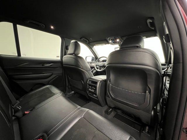 2024 Jeep Grand Cherokee Altitude AWD