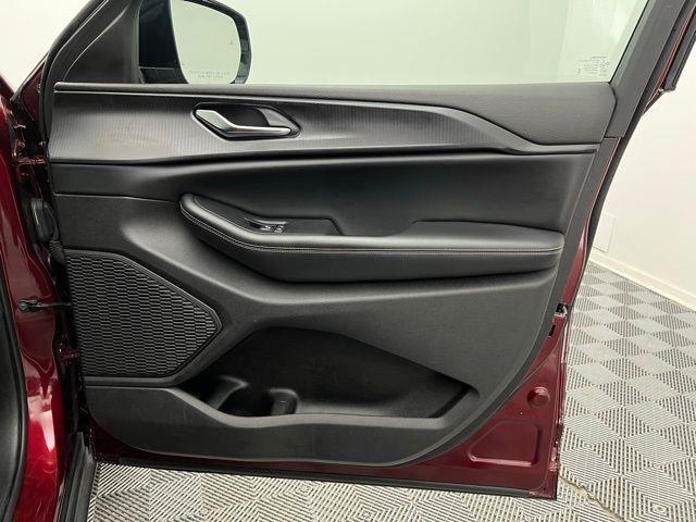 2024 Jeep Grand Cherokee Altitude AWD