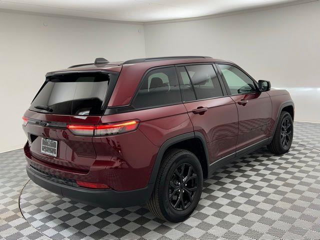 2024 Jeep Grand Cherokee Altitude AWD