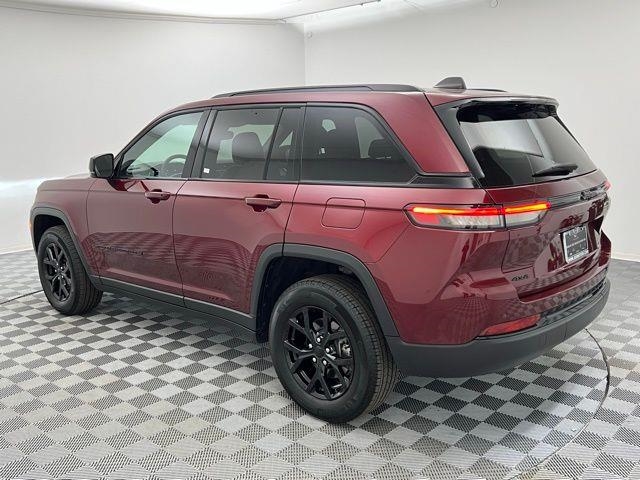 2024 Jeep Grand Cherokee Altitude AWD