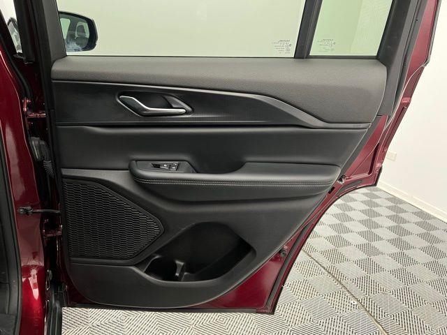 2024 Jeep Grand Cherokee Altitude AWD