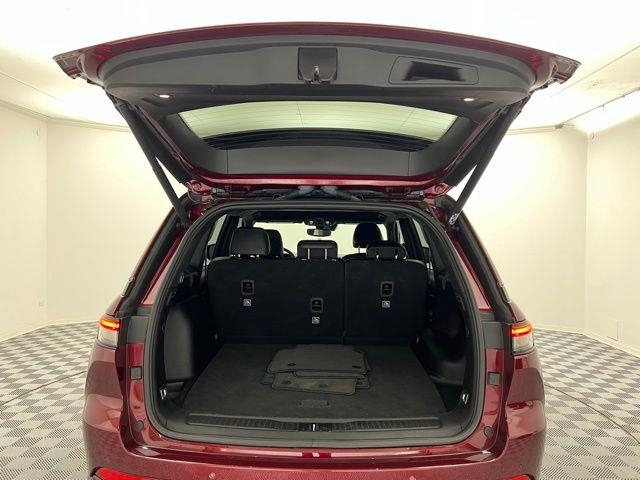 2024 Jeep Grand Cherokee Altitude AWD